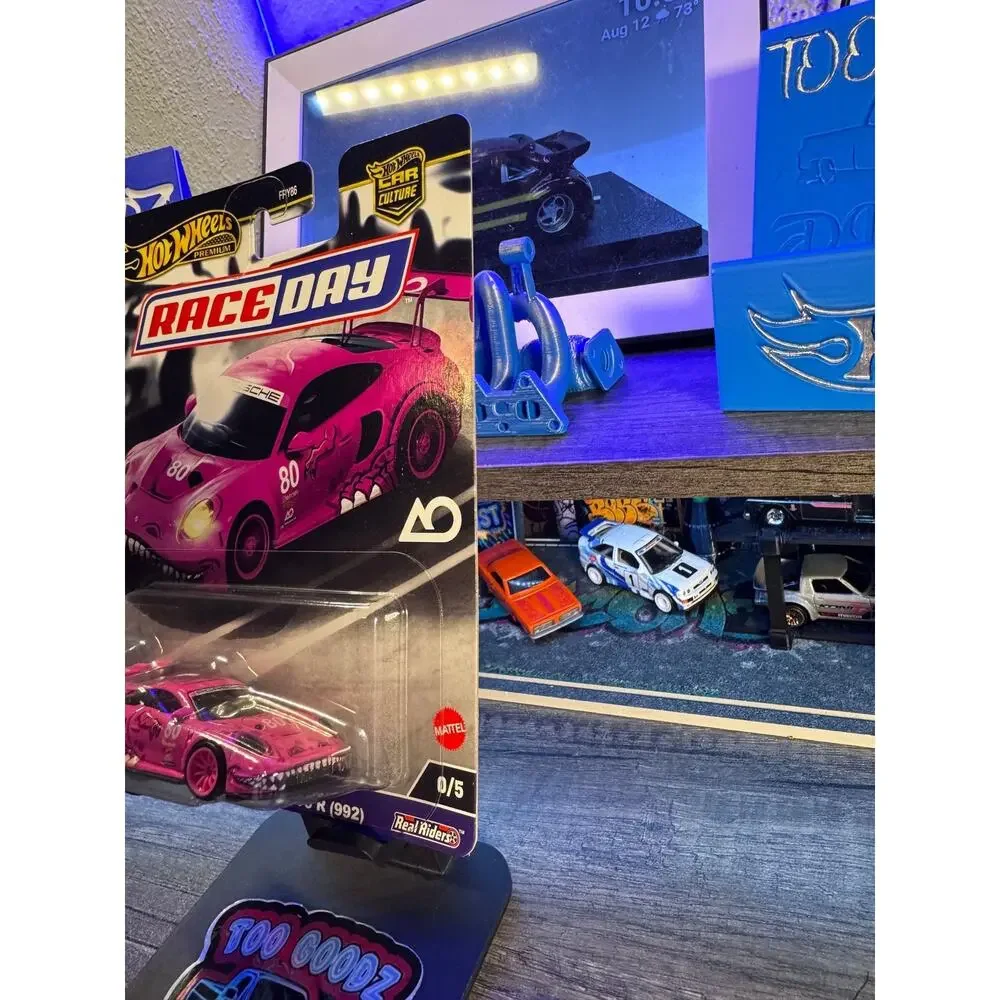 Hot Wheels Race Day Chase Roxy Porsche 911 GT3